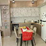 Cleos House