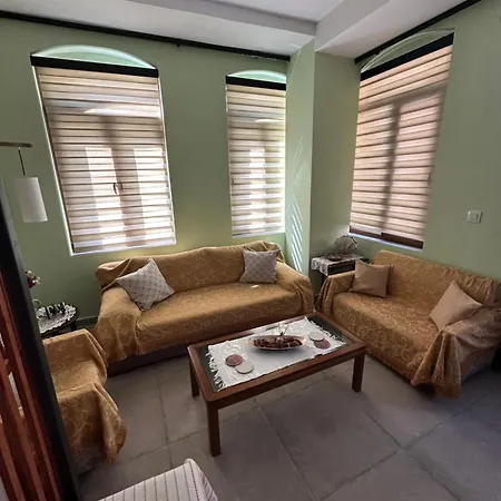 Cleos House